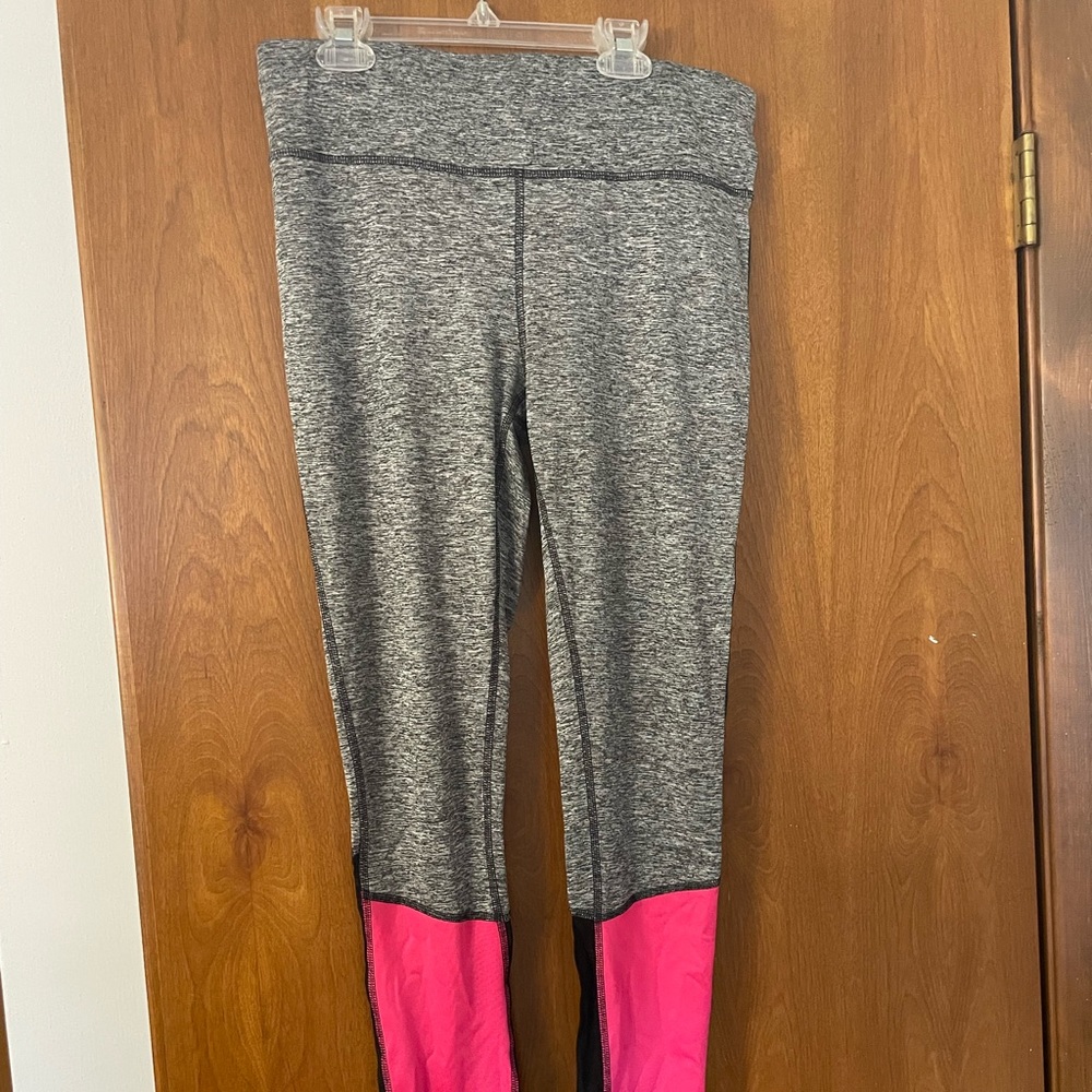 Workout leggings. Size Large.